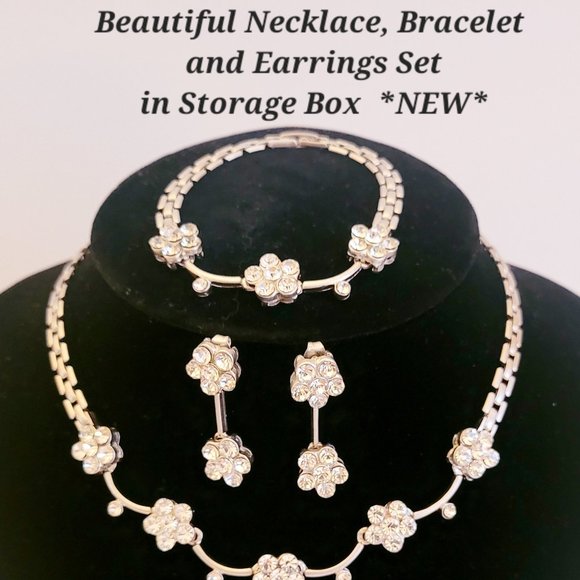 Necklace, Bracelet & Earrings Set (comes in storage box) *NEW* - Picture 1 of 6
